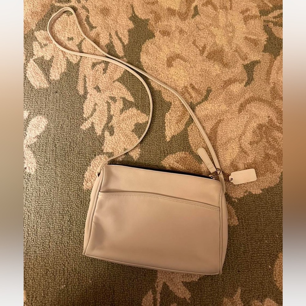 coach white leather vintage shoulder crossbody bag purse zip top